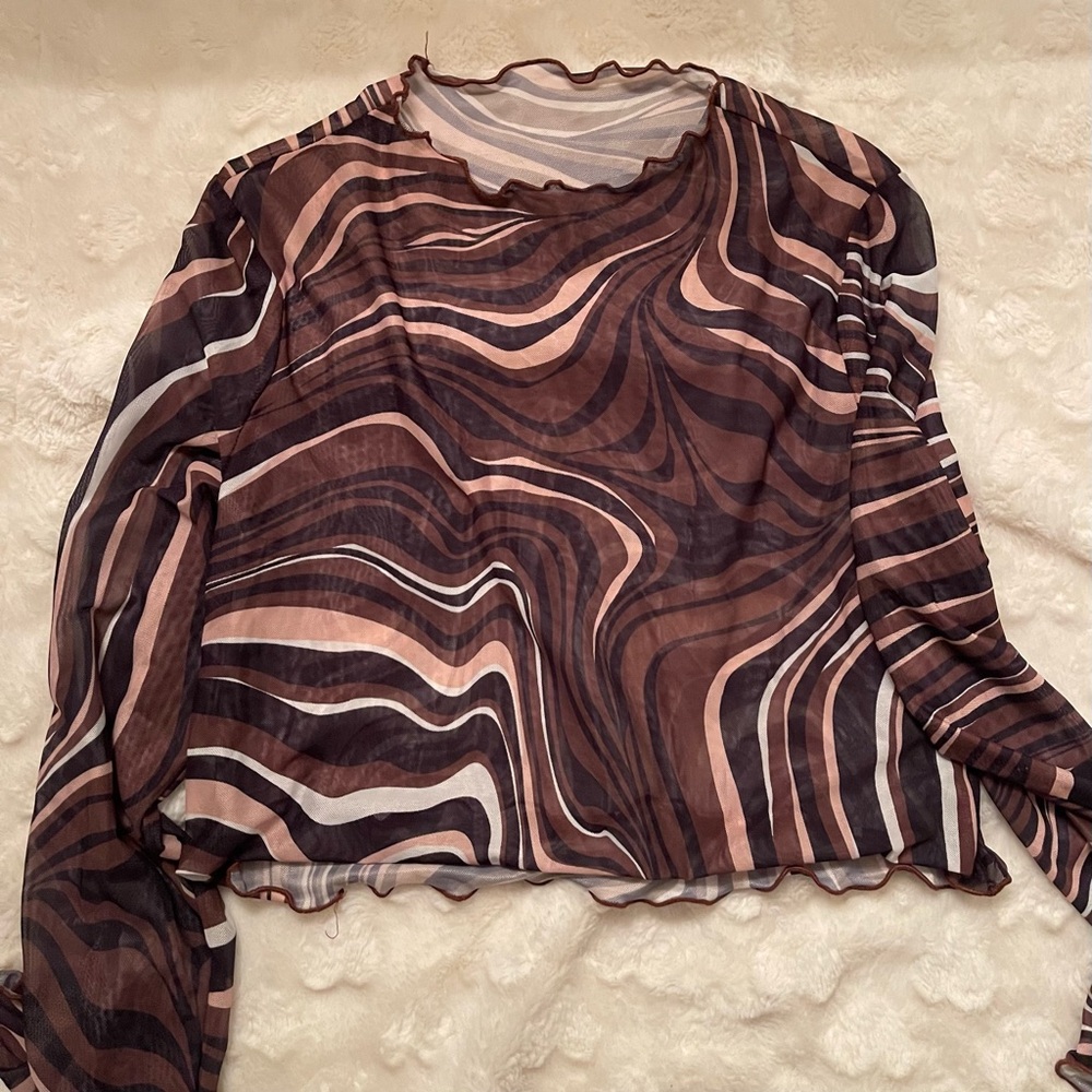 Chic Swirl Patterned Women's Top